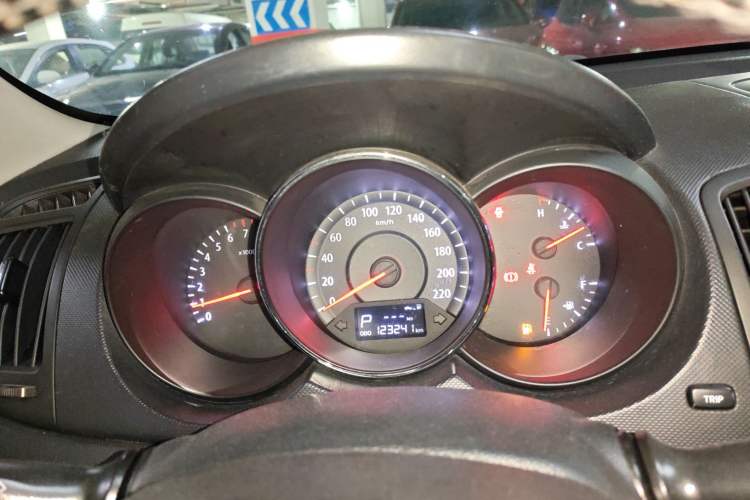 Used Kia Forte 2014 1.6L AT GLS Instrument Cluster