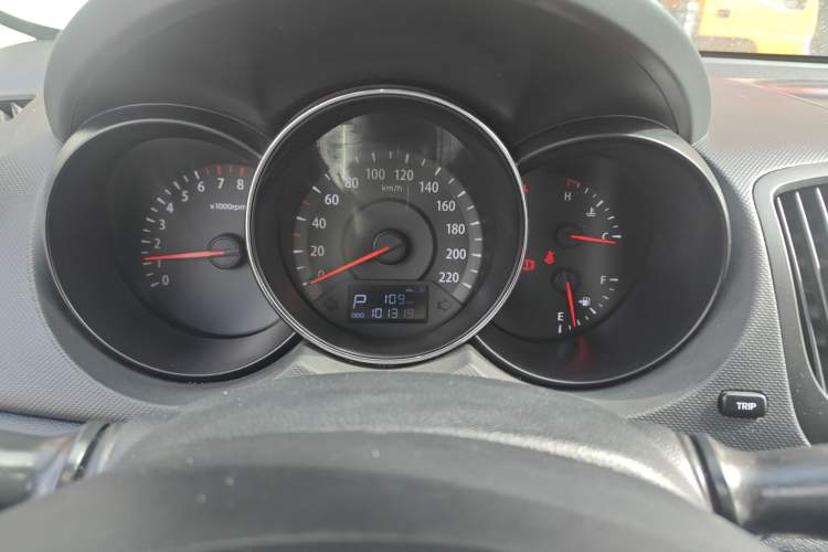 Used Kia Forte 2014 1.6L AT GLS Instrument Cluster