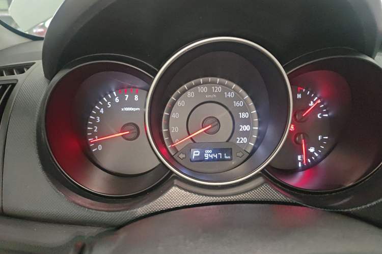 Used Kia Forte 2014 1.6L AT GL Instrument Cluster