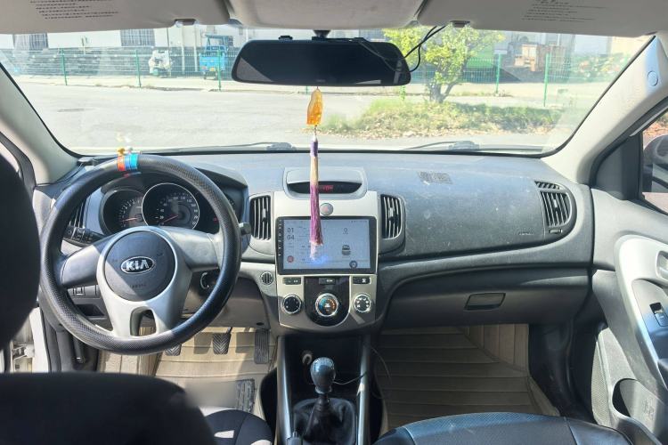 Used Kia Forte 2014 1.6L MT GL Interior 1
