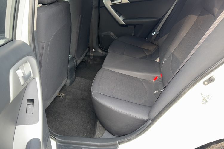 Used Kia Forte 2014 1.6L MT GL Interior 1