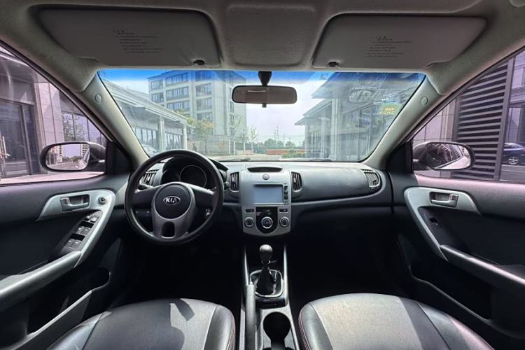 Used Kia Forte 2014 1.6L MT GL Interior 1