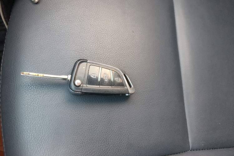 Used Kia Forte 2014 1.6L MT GLS Interior 1