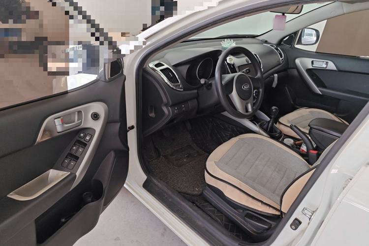 Used Kia Forte 2014 1.6L MT GL Interior 3