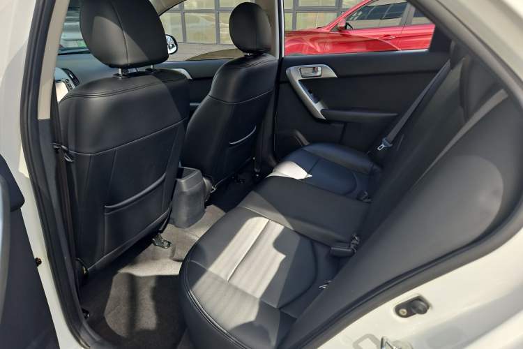 Used Kia Forte 2014 1.6L AT GL Interior 3