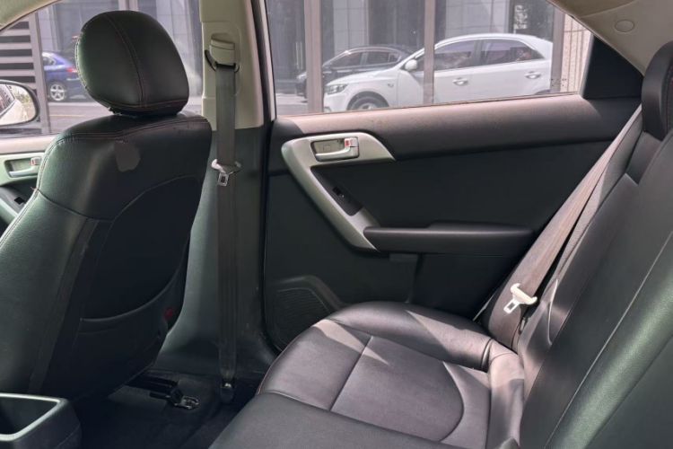 Used Kia Forte 2014 1.6L MT GL Interior 3