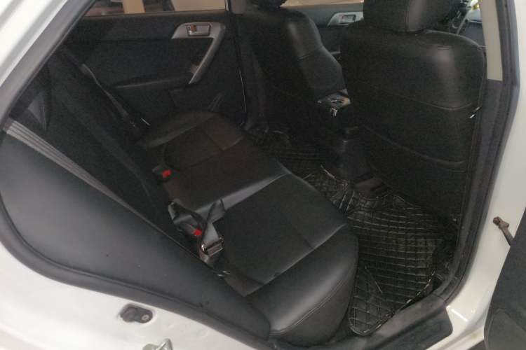 Used Kia Forte 2014 1.6L MT GL Interior 4