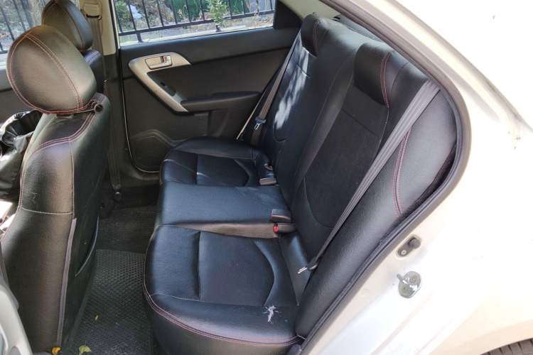 Used Kia Forte 2014 1.6L MT GL Interior 4