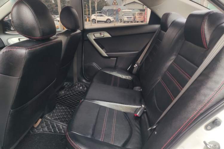 Used Kia Forte 2014 1.6L MT GL Interior 4