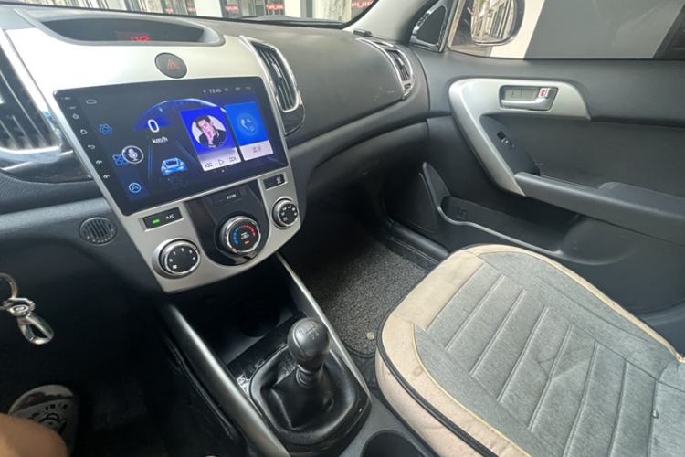 Used Kia Forte 2014 1.6L MT GL Interior 5