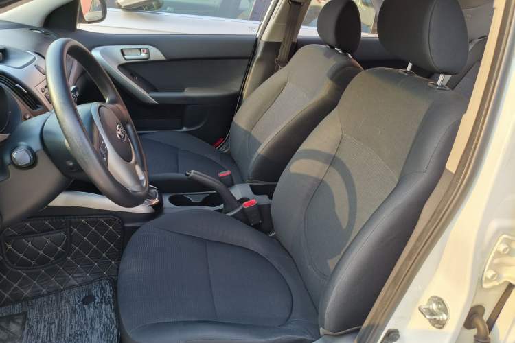 Used Kia Forte 2014 1.6L AT GL Interior 5