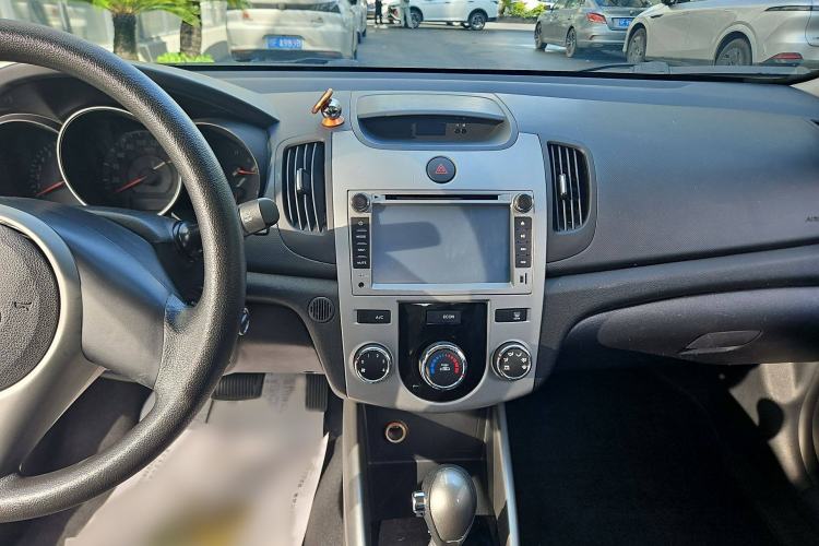 Used Kia Forte 2014 1.6L AT GL Interior 6