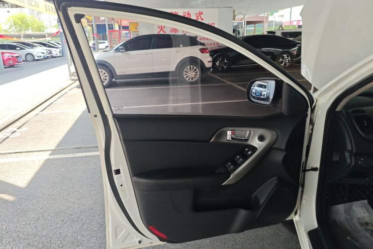Used Kia Forte 2014 1.6L AT GLS Left Front Door Interior