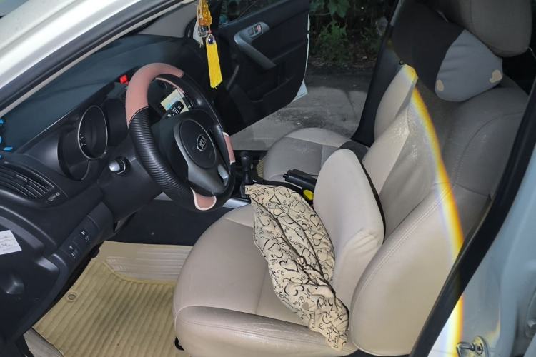 Used Kia Forte 2014 1.6L MT GL Left Front Seat
