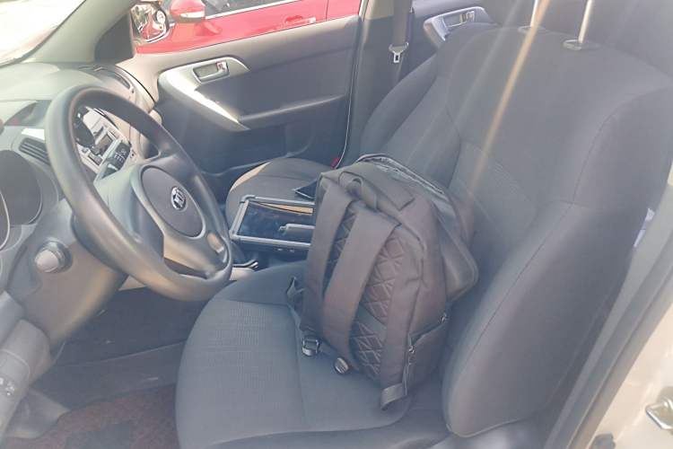 Used Kia Forte 2014 1.6L MT GL Left Front Seat