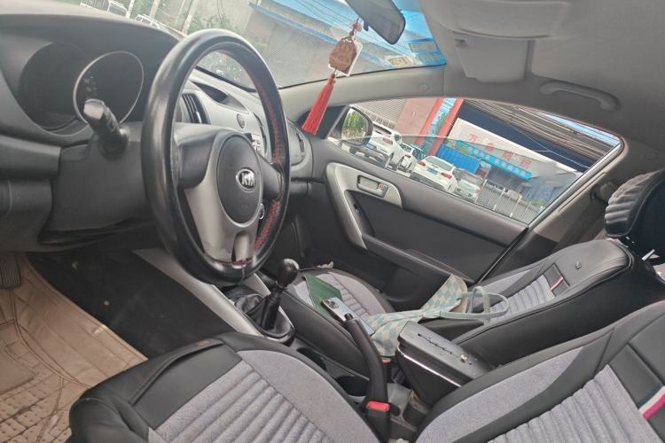 Used Kia Forte 2014 1.6L MT GL Left Front Seat