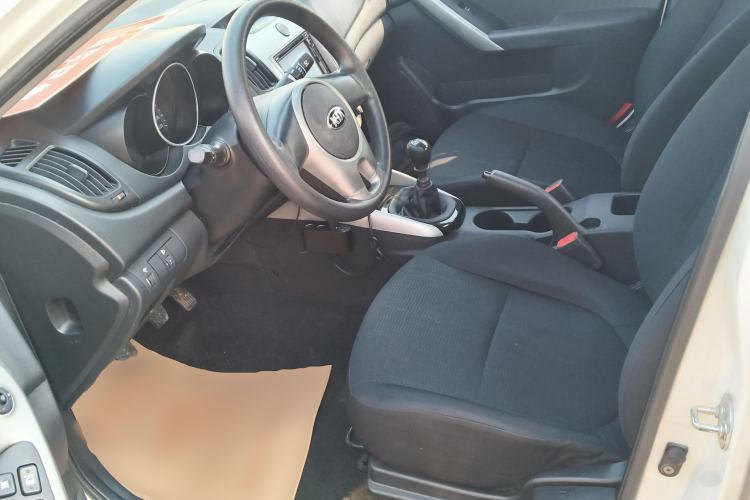Used Kia Forte 2014 1.6L MT GL Left Front Seat