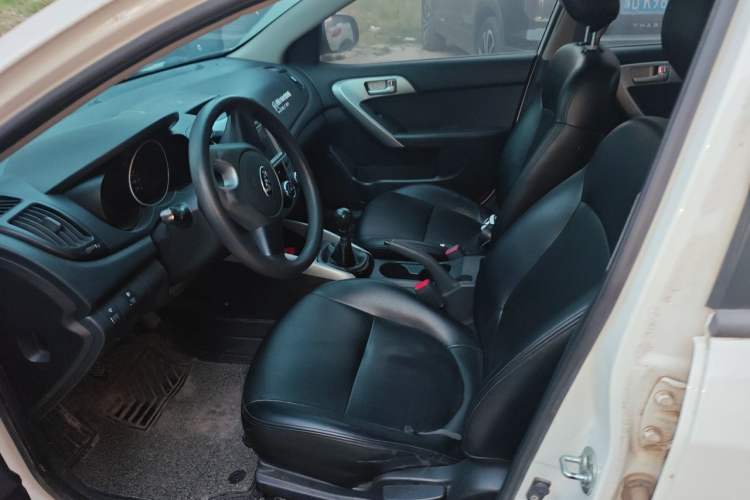 Used Kia Forte 2014 1.6L MT GL Left Front Seat