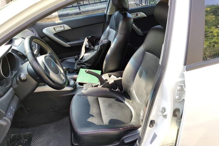 Used Kia Forte 2014 1.6L MT GL Left Front Seat