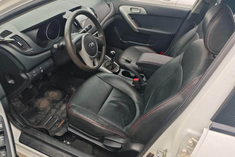Used Kia Forte 2014 1.6L MT GL Left Front Seat