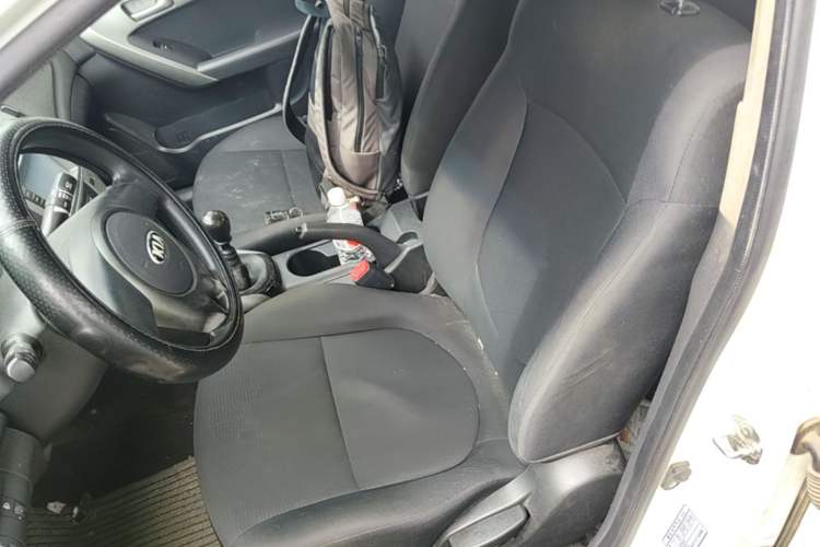 Used Kia Forte 2014 1.6L MT GL Left Front Seat