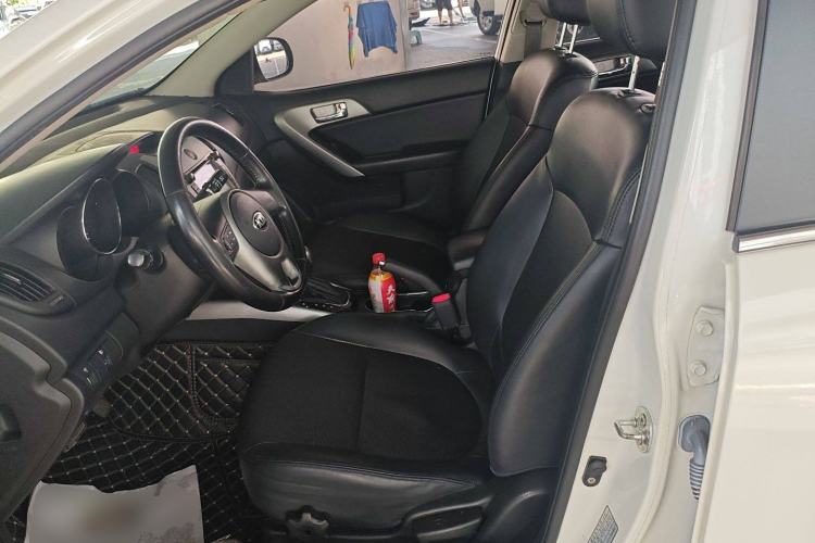 Used Kia Forte 2014 1.6L AT GLS Left Front Seat