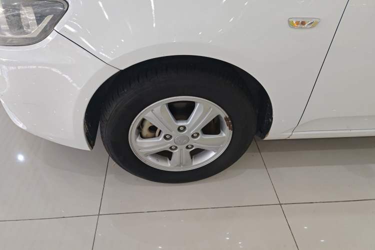 Used Kia Forte 2014 1.6L AT GL Left Front Wheel Hub
