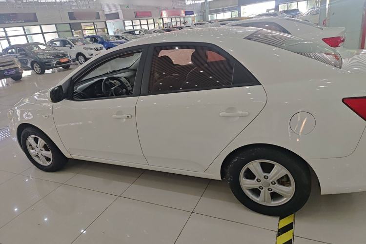 Used Kia Forte 2014 1.6L AT GL Left Side