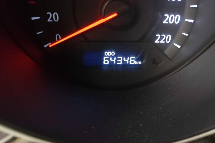 Used Kia Forte 2014 1.6L MT GL Odometer Close Up