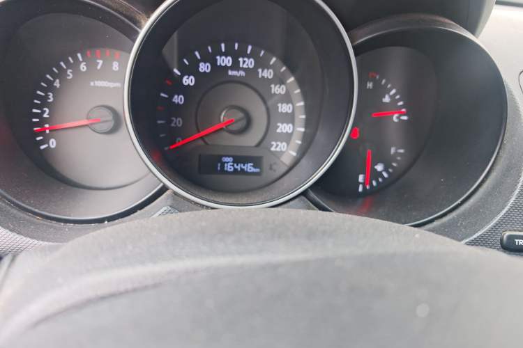 Used Kia Forte 2014 1.6L MT GL Odometer Close Up