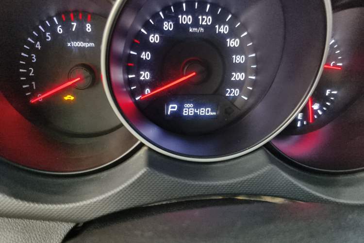 Used Kia Forte 2014 1.6L AT GL Odometer Close Up