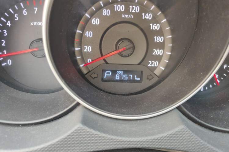 Used Kia Forte 2014 1.6L AT GL Odometer Close Up