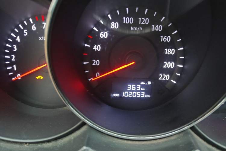 Used Kia Forte 2014 1.6L MT GLS Odometer Close Up