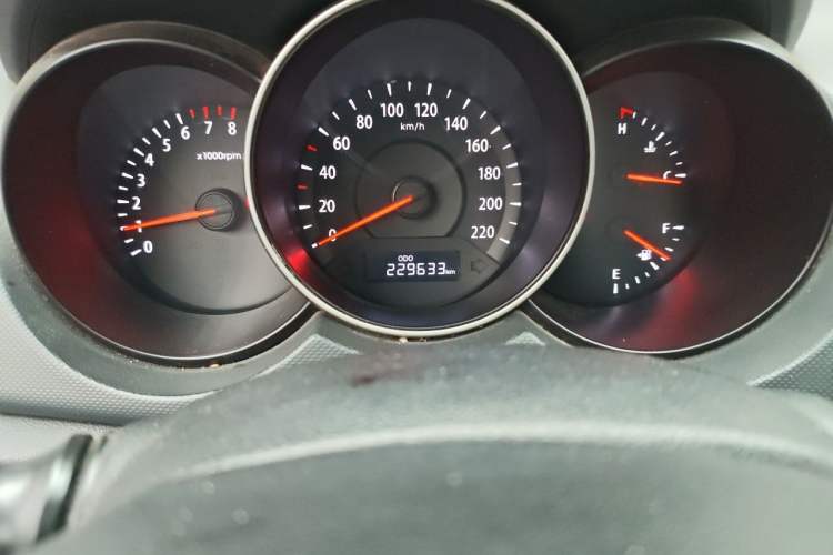 Used Kia Forte 2014 1.6L MT GL Odometer Close Up