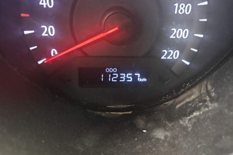 Used Kia Forte 2014 1.6L MT GL Odometer Close Up