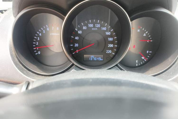 Used Kia Forte 2014 1.6L AT GLS Odometer Close Up