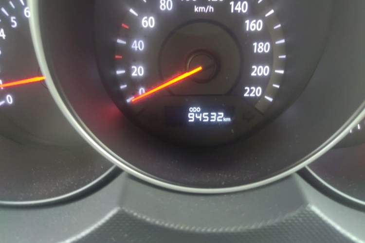 Used Kia Forte 2014 1.6L MT GL Odometer Close Up