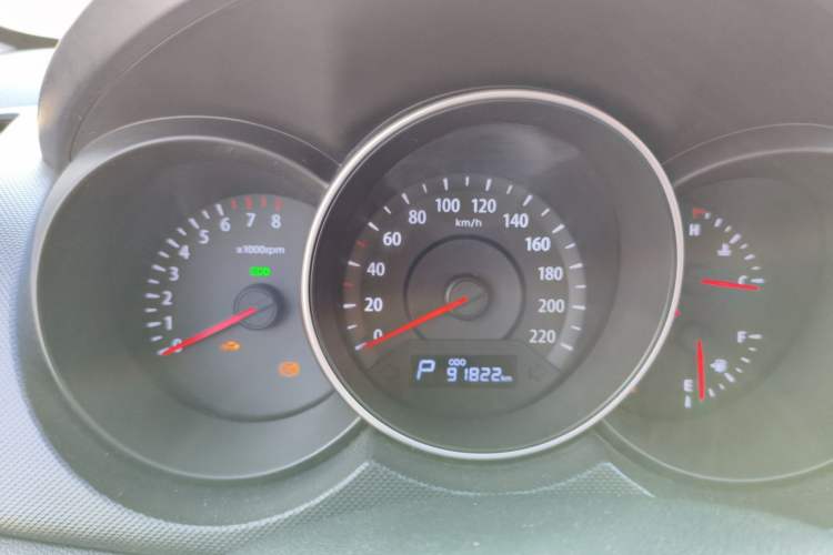 Used Kia Forte 2014 1.6L AT GL Odometer Close Up