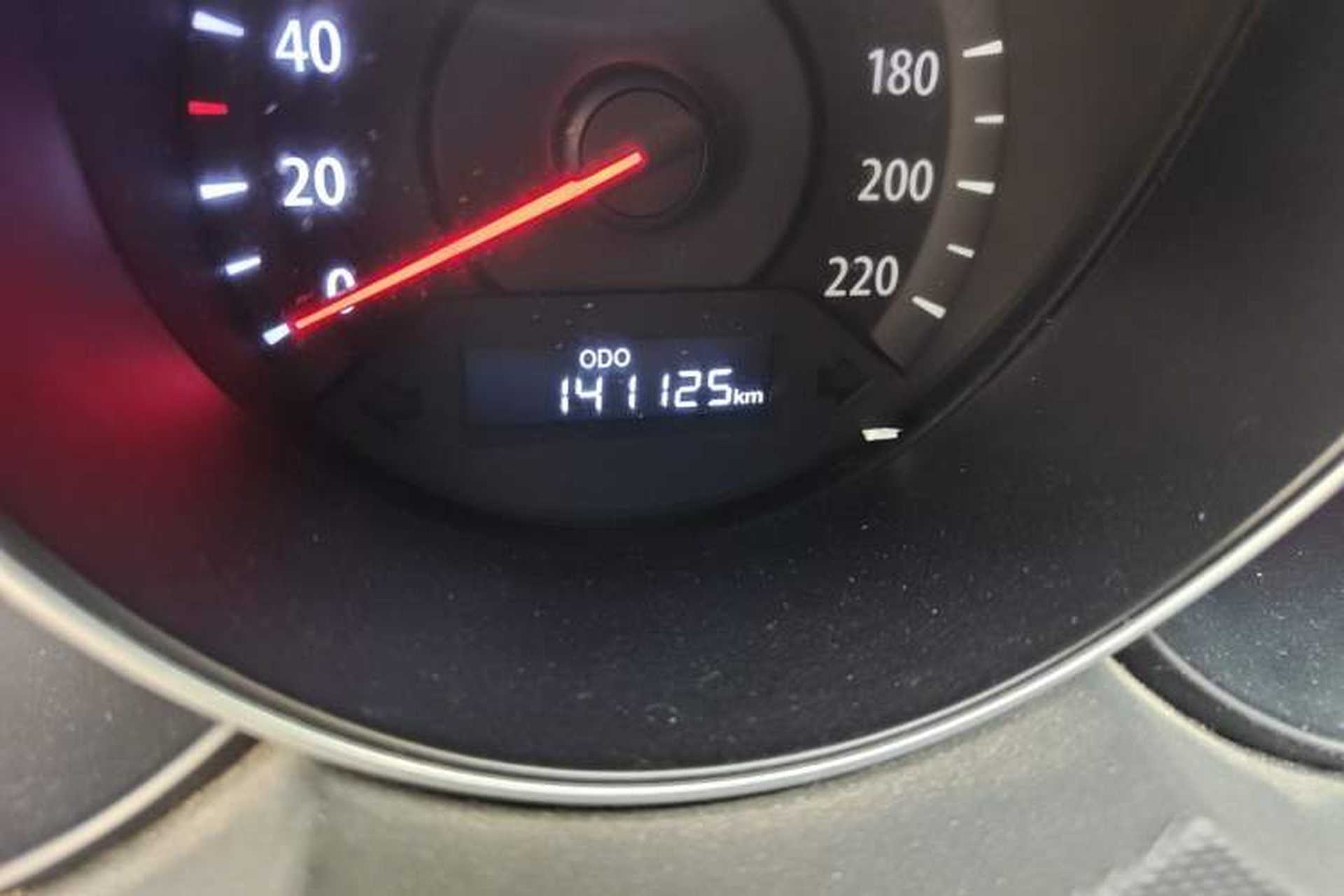 Used Kia Forte 2014 1.6L MT GL Odometer Close Up