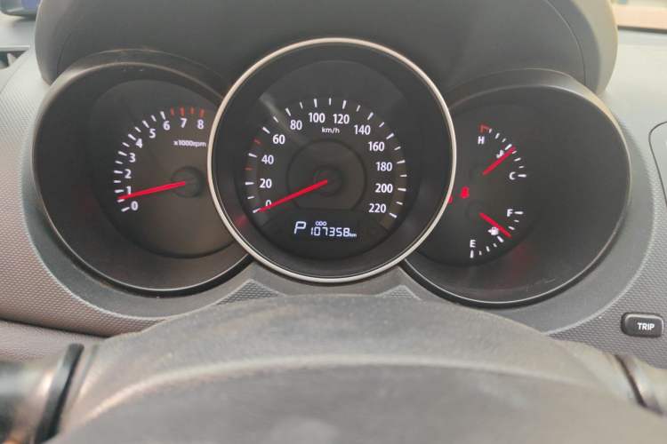Used Kia Forte 2014 1.6L AT GL Odometer Close Up