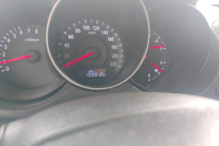 Used Kia Forte 2014 1.6L MT GL Odometer Close Up
