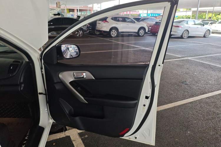 Used Kia Forte 2014 1.6L AT GLS Right Front Door Interior