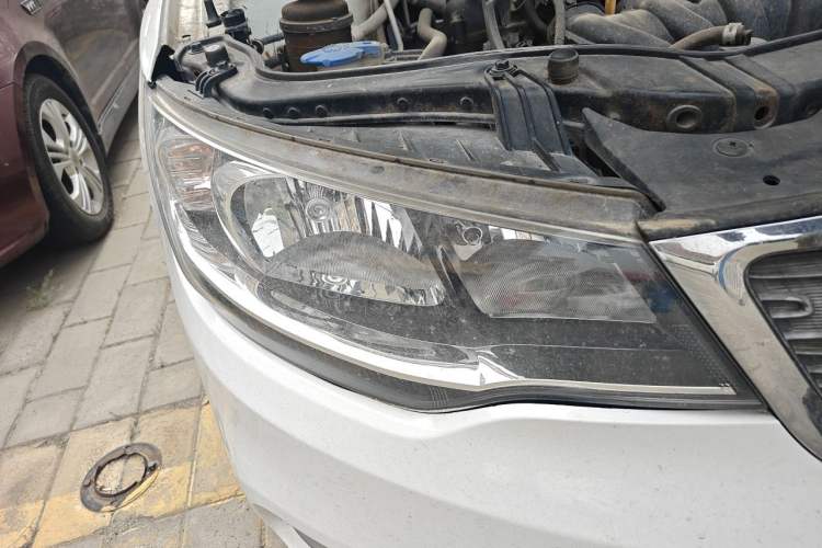 Used Kia Forte 2014 1.6L MT GL Right Front Headlight