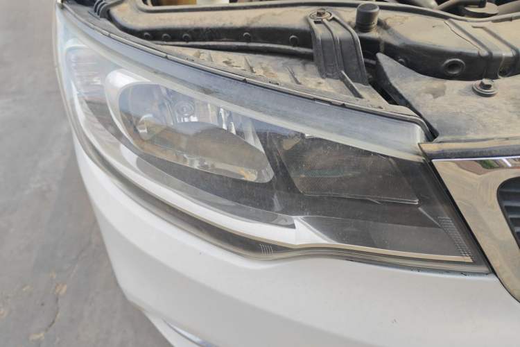 Used Kia Forte 2014 1.6L AT GL Right Front Headlight