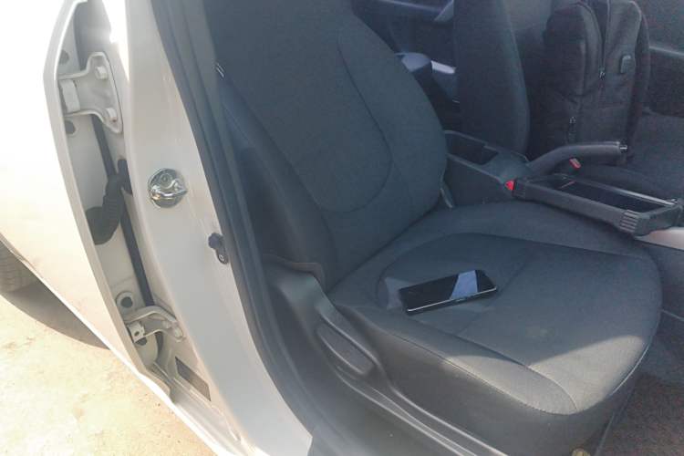 Used Kia Forte 2014 1.6L MT GL Right Front Seat