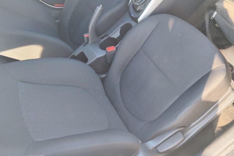 Used Kia Forte 2014 1.6L MT GL Right Front Seat