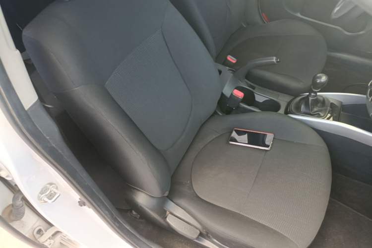 Used Kia Forte 2014 1.6L MT GL Right Front Seat