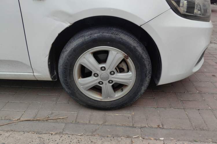 Used Kia Forte 2014 1.6L MT GL Right Front Wheel Hub