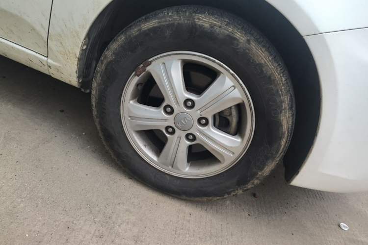 Used Kia Forte 2014 1.6L MT GL Right Front Wheel Hub