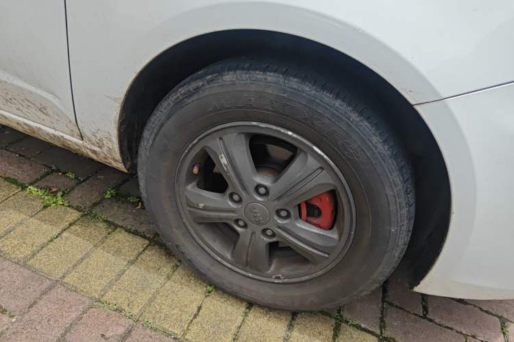Used Kia Forte 2014 1.6L MT GL Right Front Wheel Hub